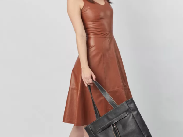Como usar bolsas de couro em viagens e manter o estilo