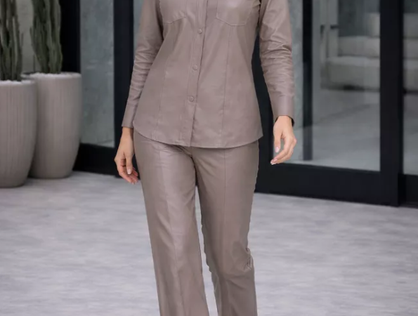 Camisa de couro pode substituir a jaqueta em noites amenas?